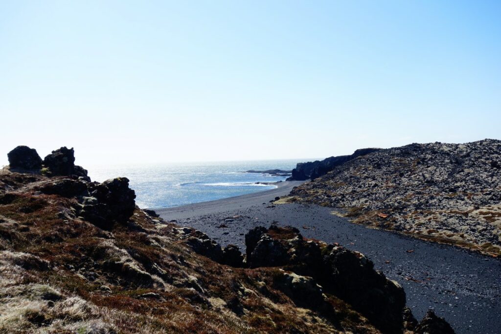 zwart strand ijsland