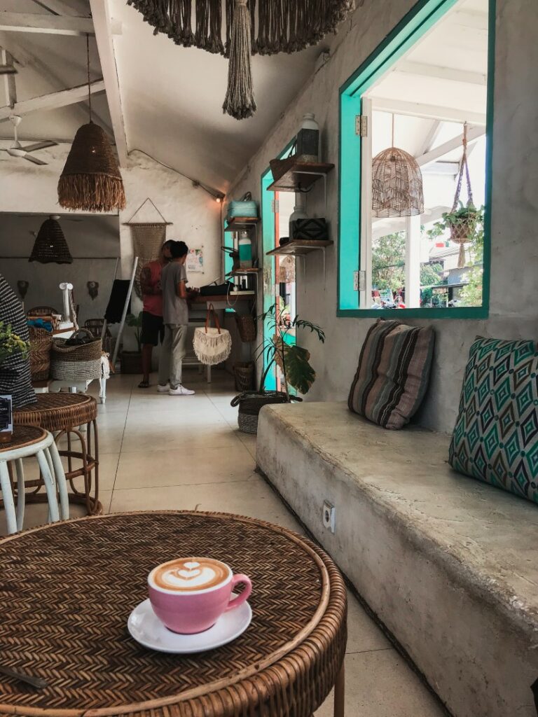 koffiebar kuta lombok, lunch kuta lombok, kenza cafe kuta lombok, cappuccino kuta lombok