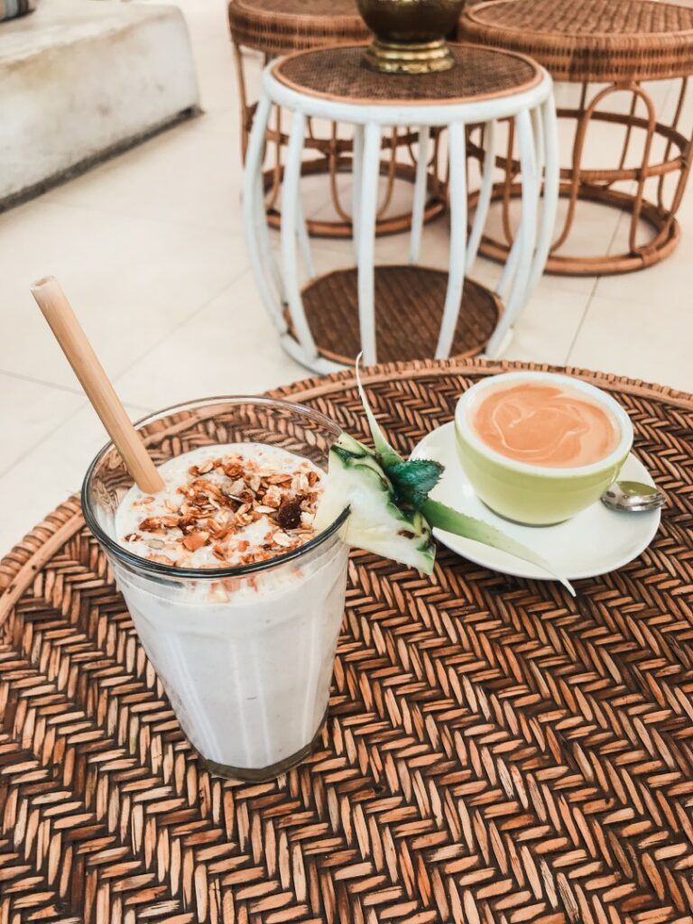 koffiebar kuta lombok, smoothie kuta lombok, kenza cafe kuta lombok, cappuccino kuta lombok
